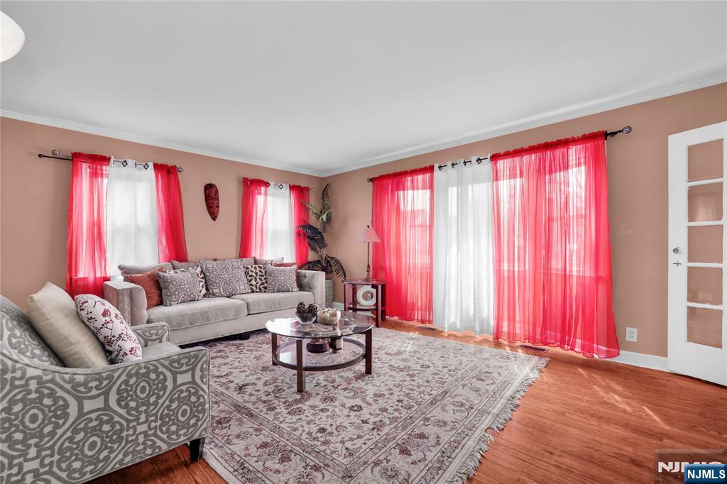 1875 Pilgrim Way