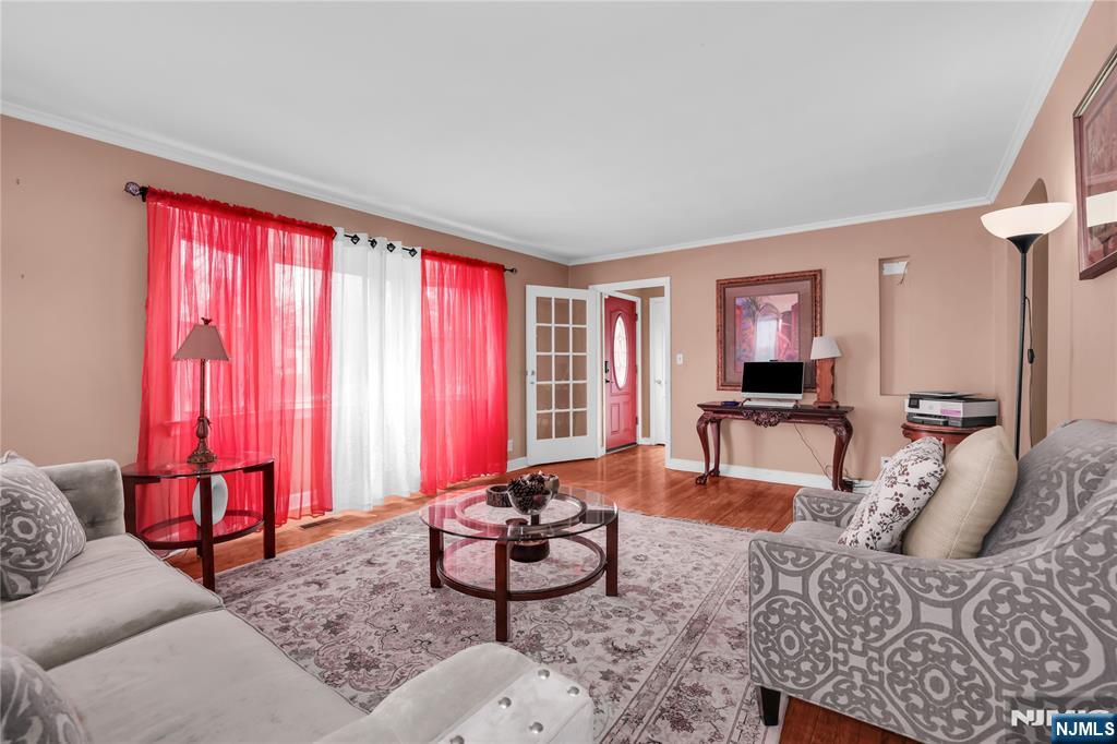 1875 Pilgrim Way