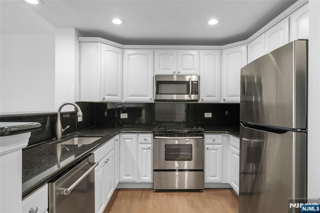 5th image of 6408 City Pl, Edgewater, NJ 07020 | MLS# 26011698