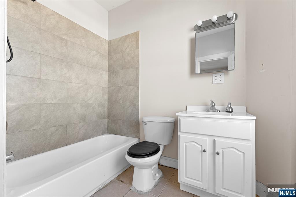 96 11th Avenue - Photo 5