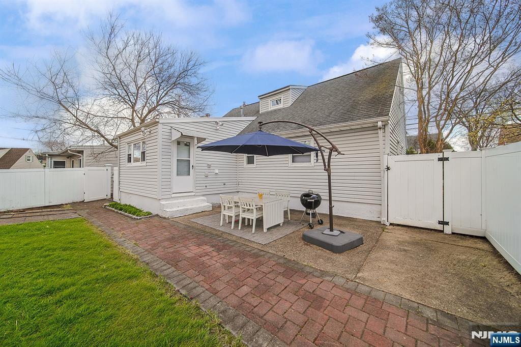 907 Spring Valley Road