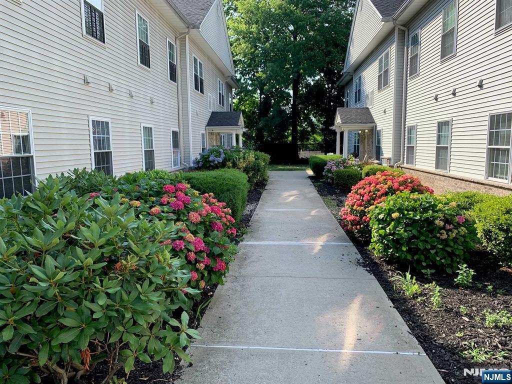 47-53 Central Avenue A 15 - Photo 2