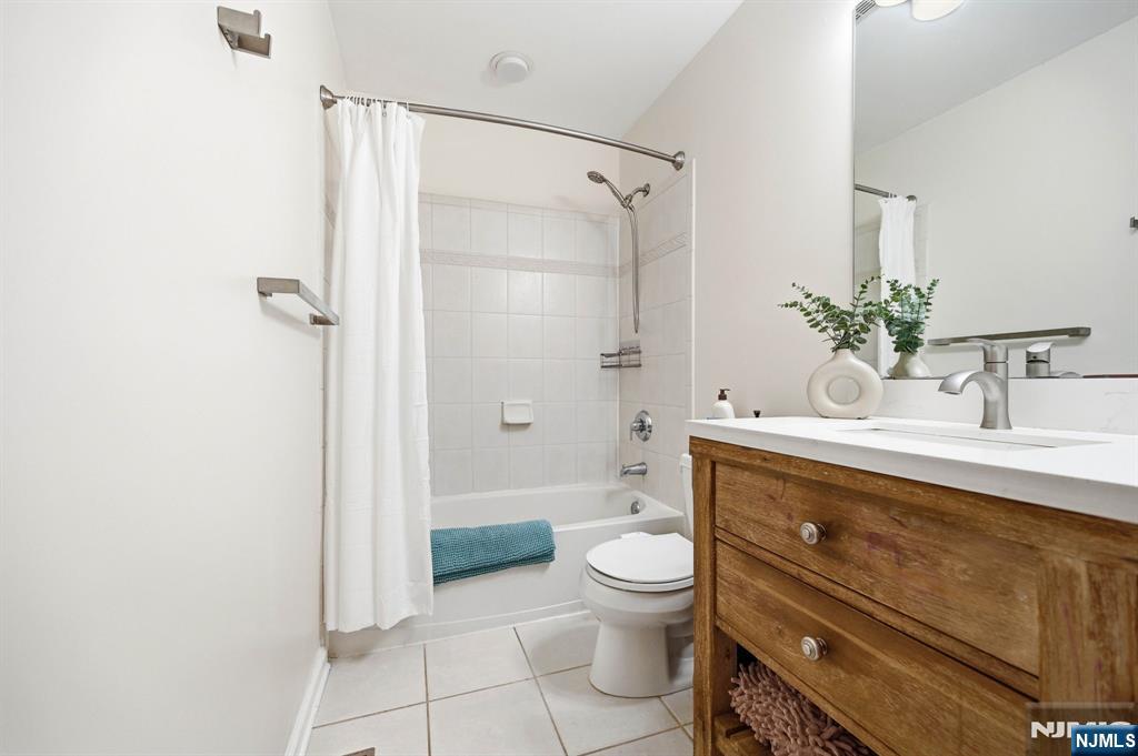 123 Barclay Drive #1132
