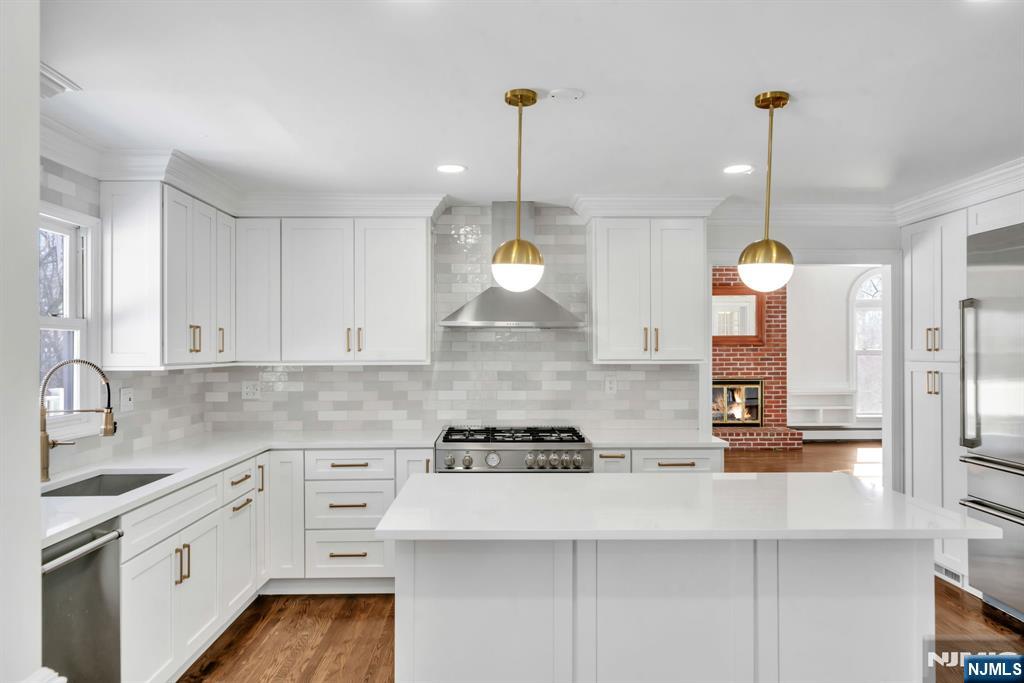 853 Shadow Ridge Road