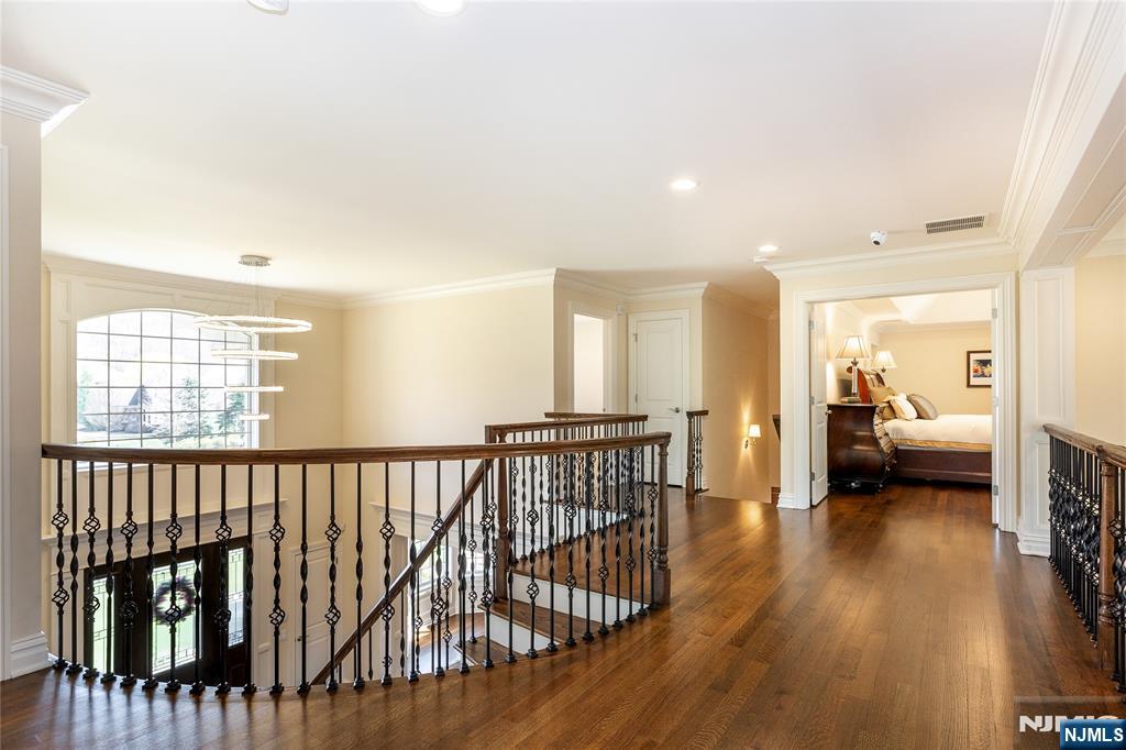 8 Philhower Court