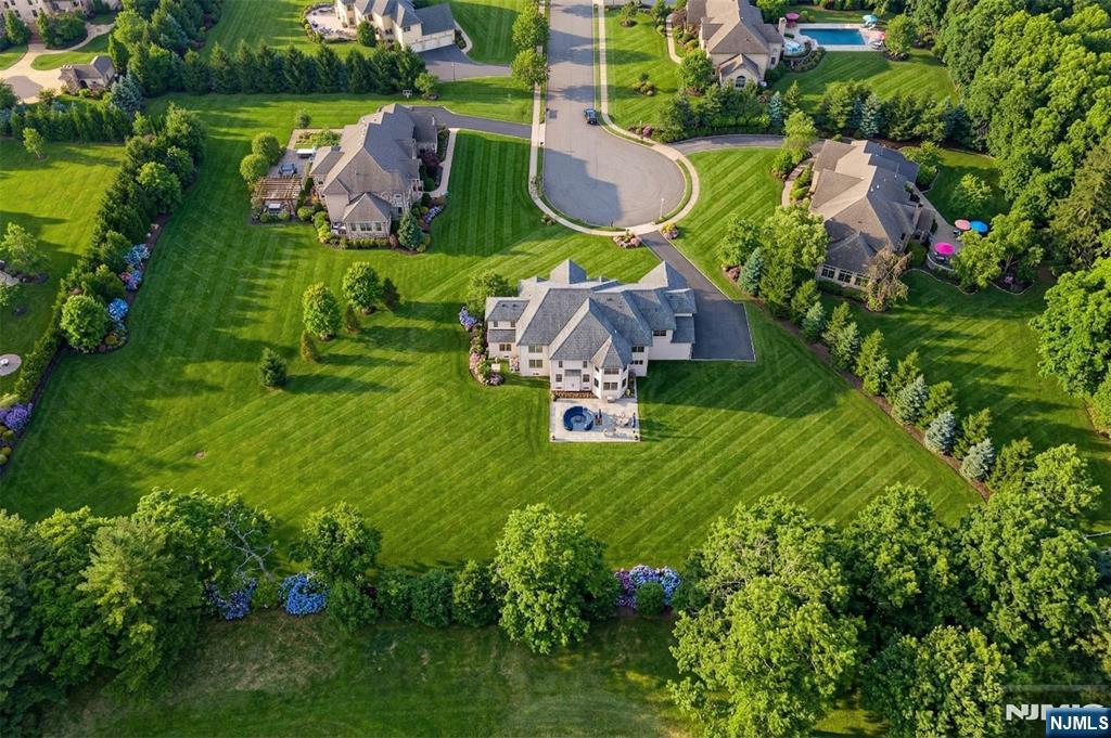 8 Philhower Court