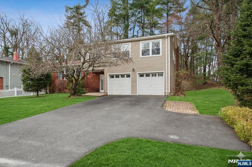 61 N Hillside Avenue - Photo 2