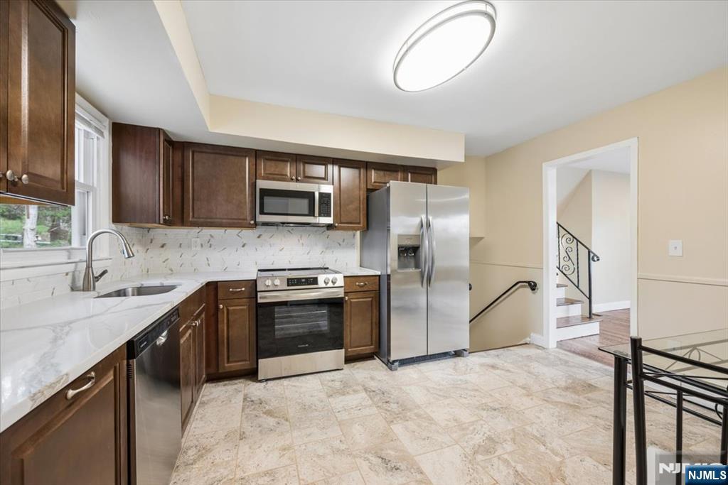 61 N Hillside Avenue