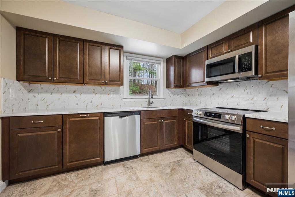 61 N Hillside Avenue