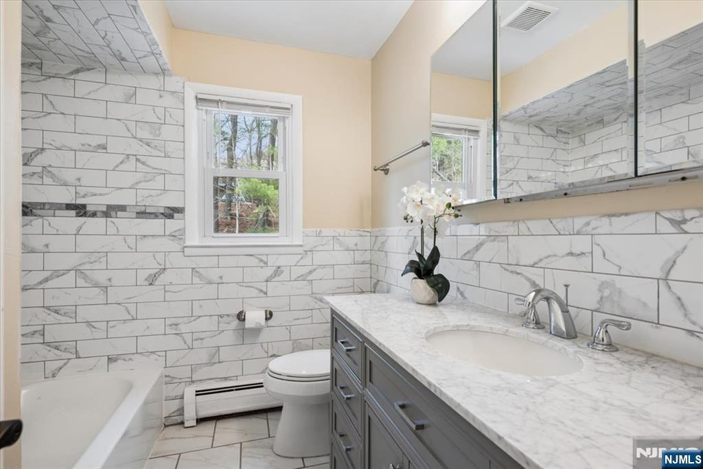 61 N Hillside Avenue