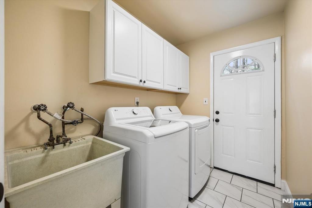 61 N Hillside Avenue