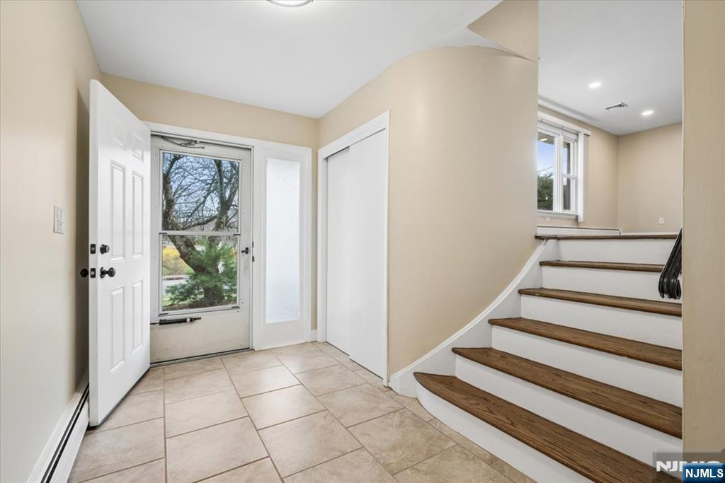 61 N Hillside Avenue - Photo 4