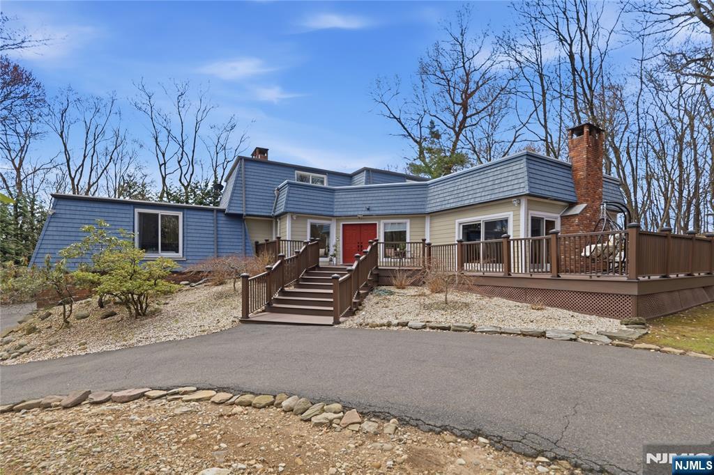 Homes for sale in Franklin Lakes, NJ | 947 Franklin Lake Rd, Franklin Lakes, NJ 07417 | MLS# 26011767