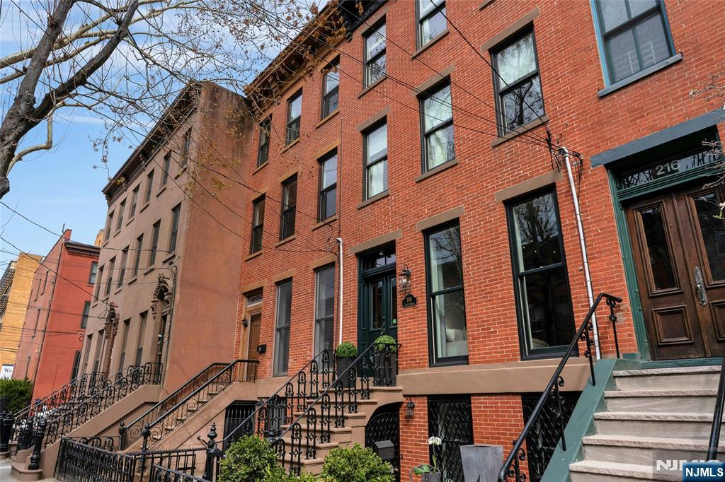 218 8th Street - Photo 2