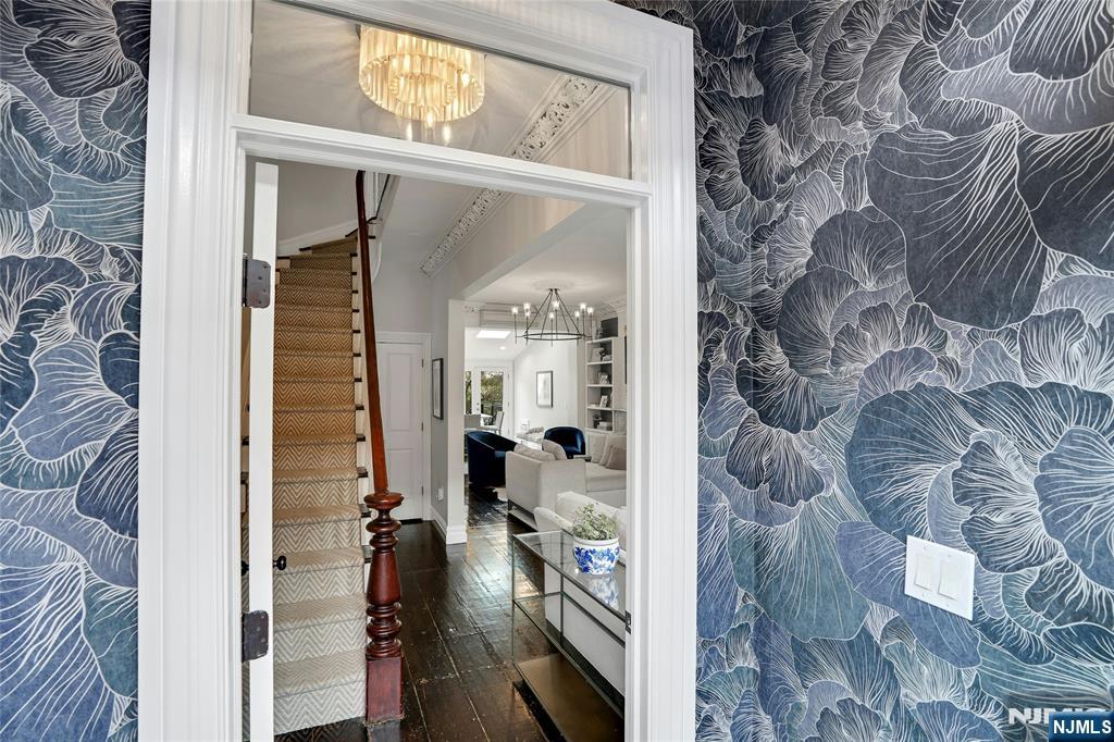 218 8th Street - Photo 3