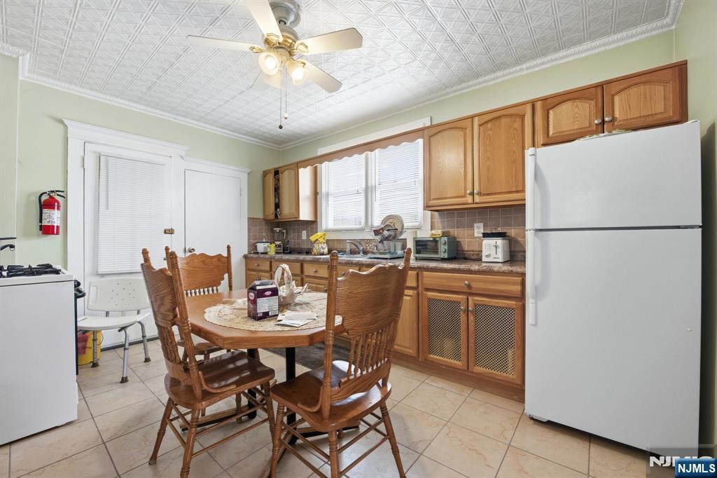 110 Tappan Street - Photo 2