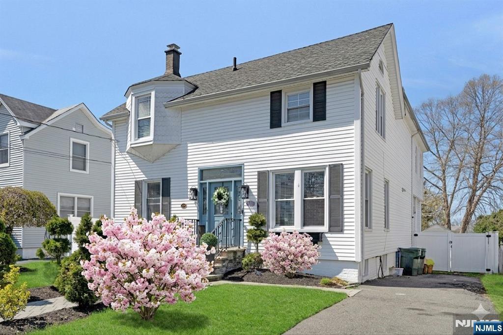 158 Carmita Avenue - Photo 2