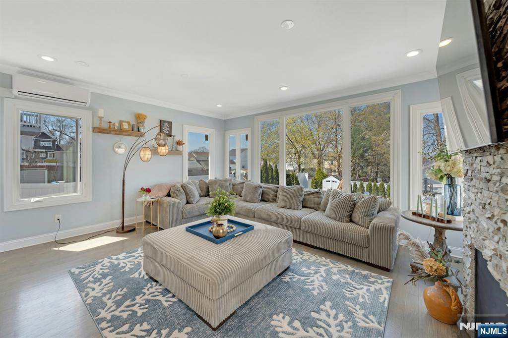 158 Carmita Avenue — photo 17