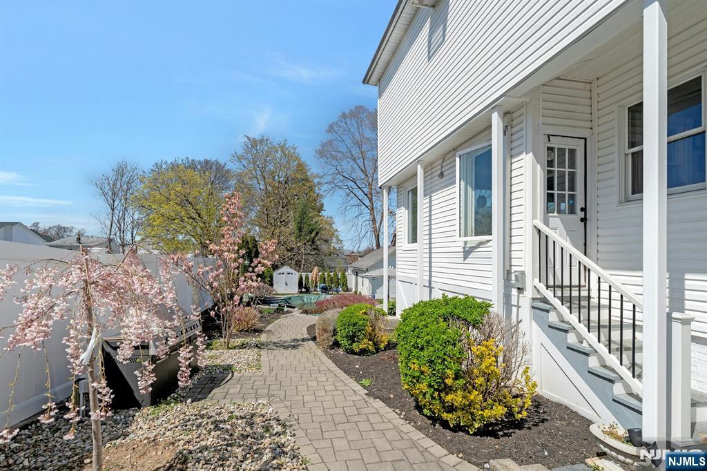 158 Carmita Avenue — photo 36