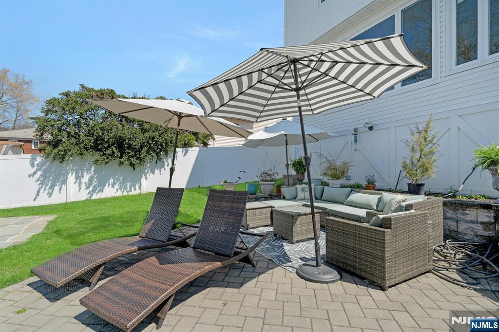 158 Carmita Avenue — photo 41
