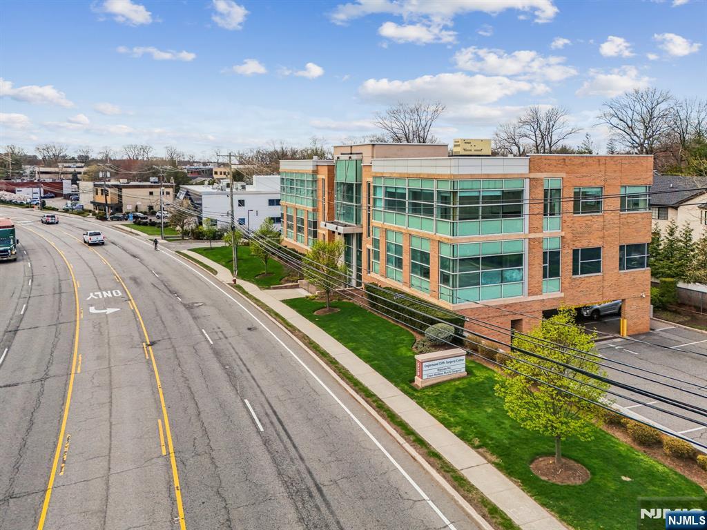 396 Knollwood Road, Ridgewood, NJ, 07450