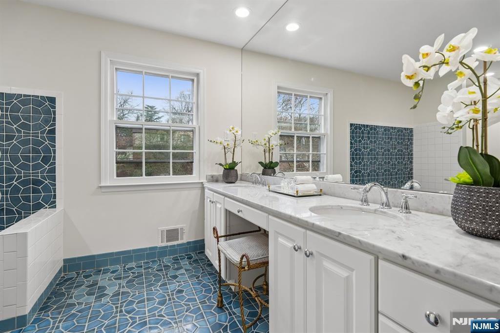 82 Brookside Terrace