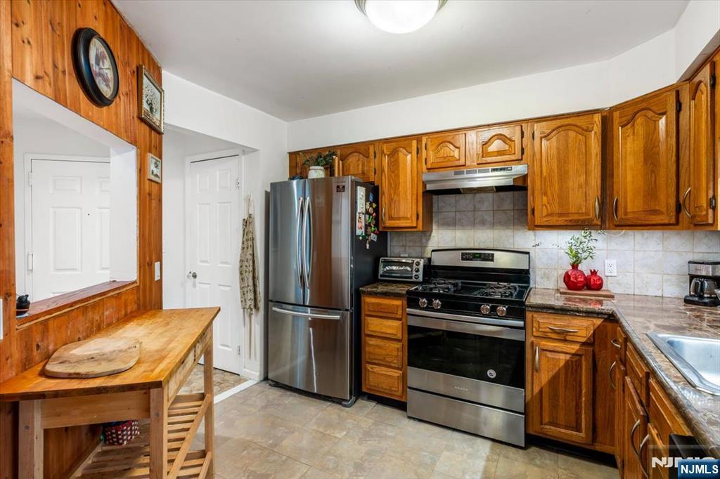 <p>Listings That Reflect Our Standards</p>