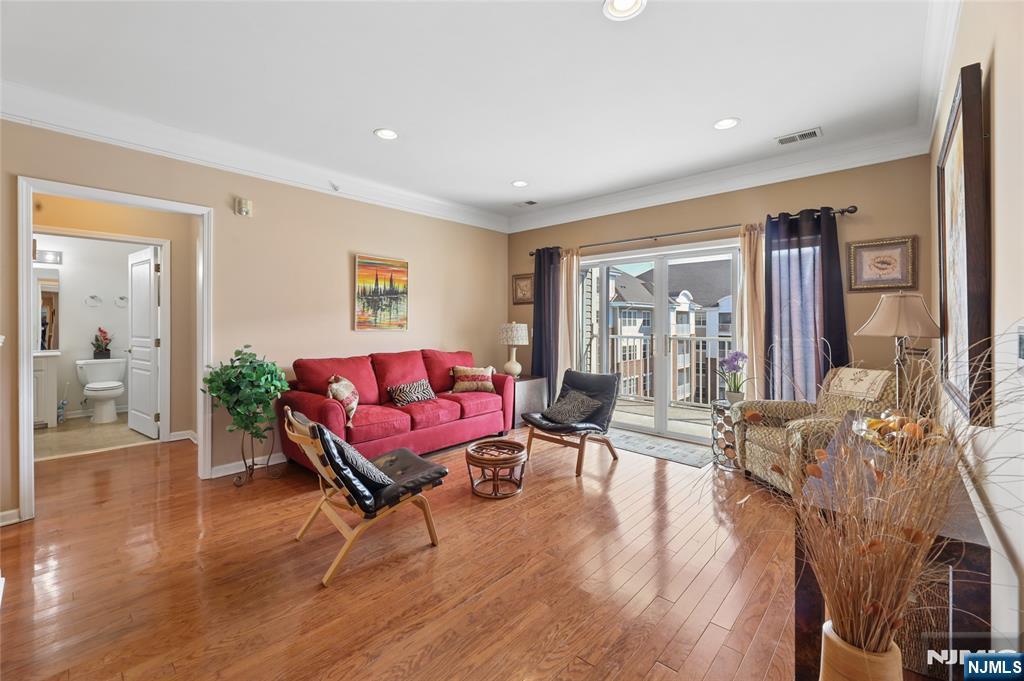 9402 Warrens Way #DEEDED GARAGE –