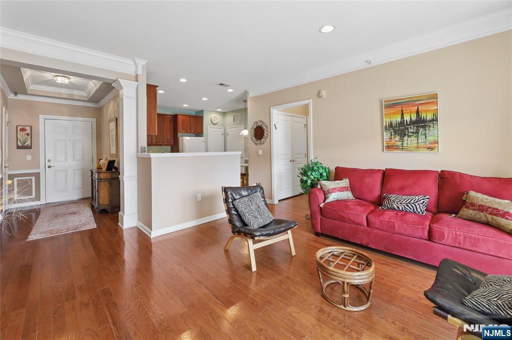9402 Warrens Way #DEEDED GARAGE –