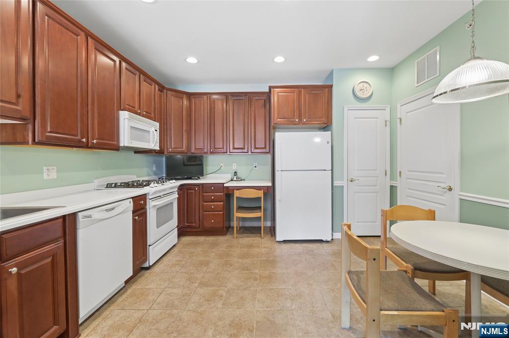 9402 Warrens Way #DEEDED GARAGE –