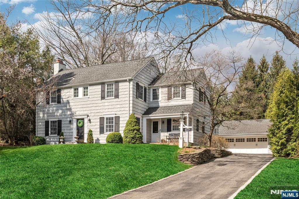 31 Collins Avenue, Closter, NJ, 07624