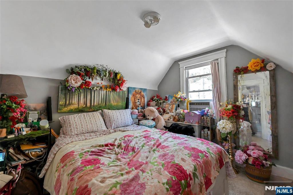 349 Undercliff Avenue