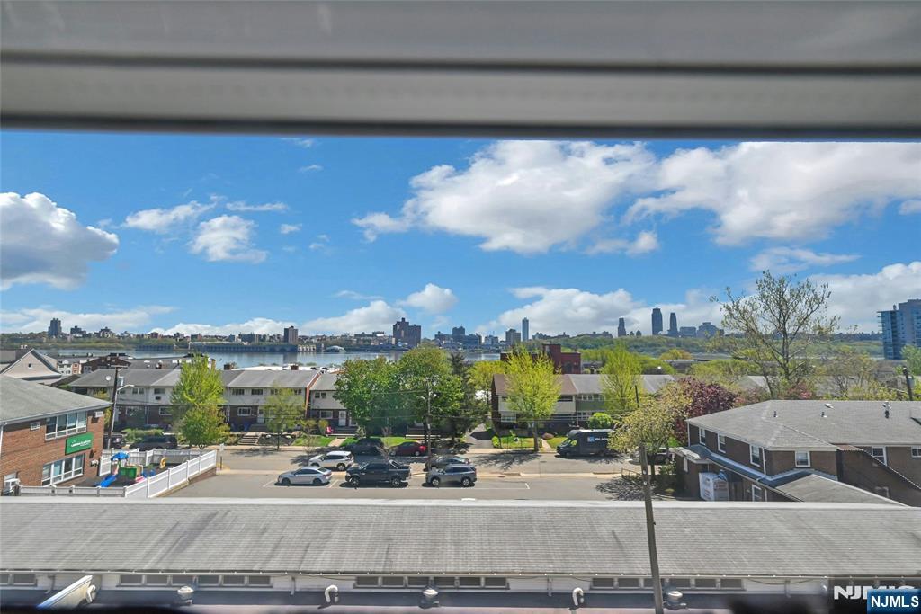 349 Undercliff Avenue