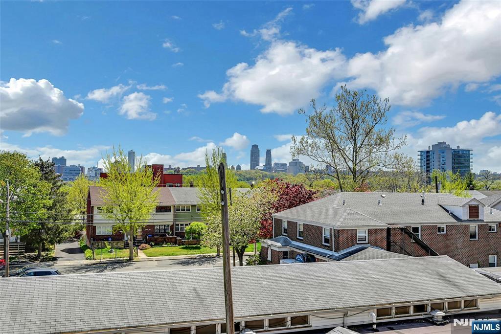 349 Undercliff Avenue