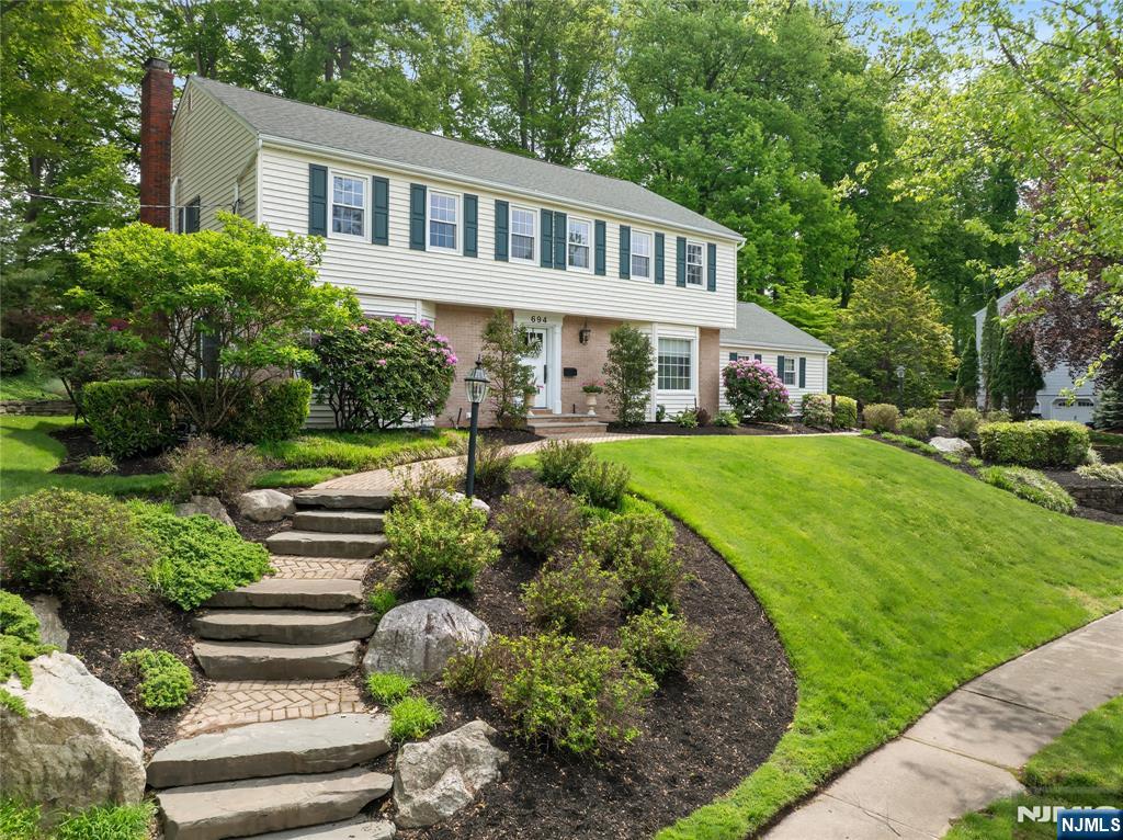 Homes for sale in Oradell, NJ | 694 Blauvelt Dr, Oradell, NJ 07649 | MLS# 26011837
