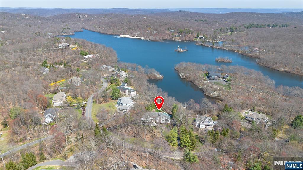 817 W Shore Drive - Photo 3