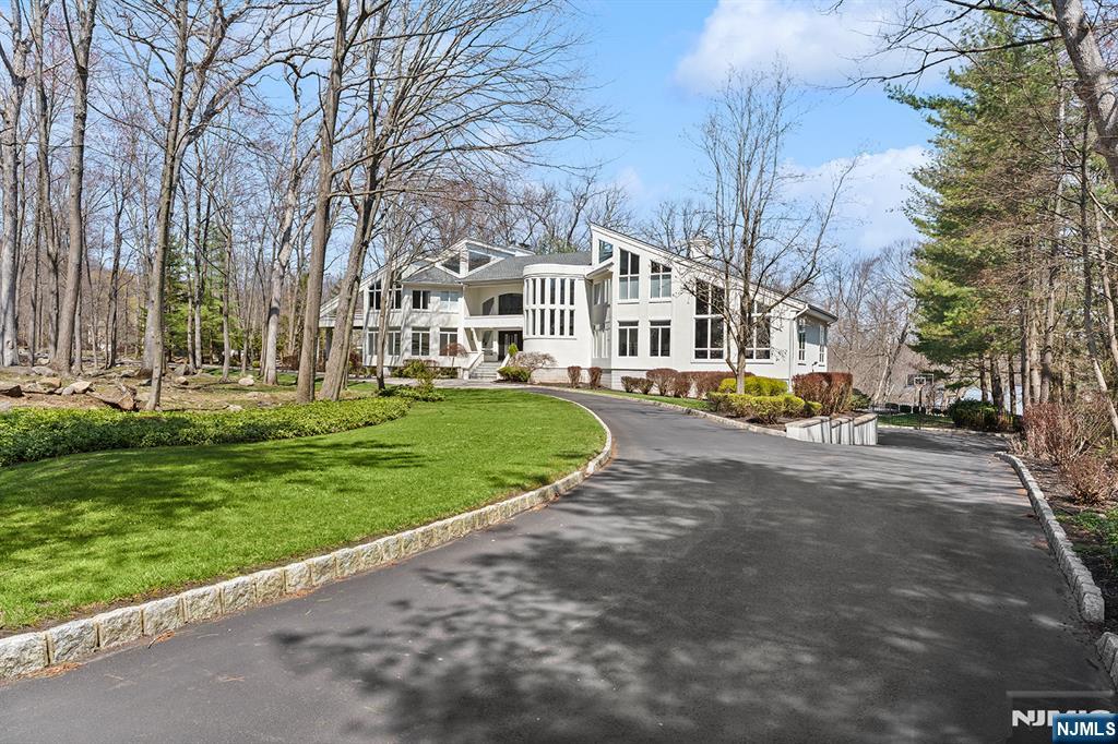 817 W Shore Drive - Photo 4