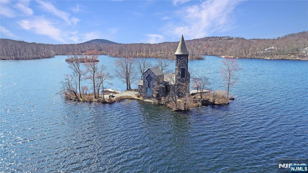 50th image of 817 W Shore Dr, Kinnelon Borough, NJ 07405 | MLS# 26011838