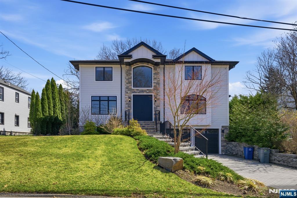 34 Dubois Avenue - Photo 2