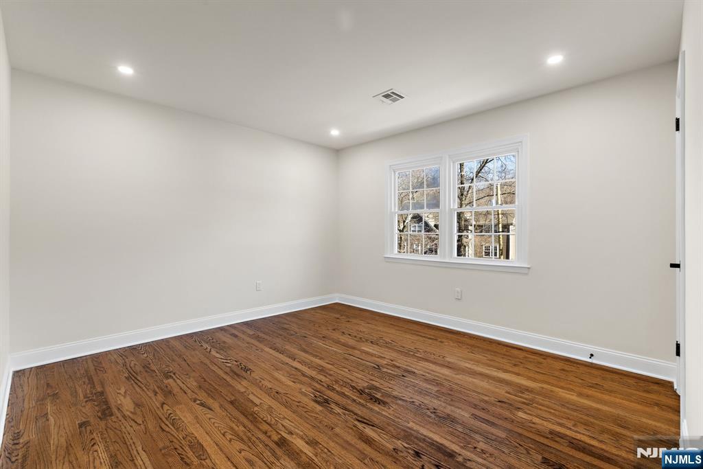 10 Robert Court — photo 17