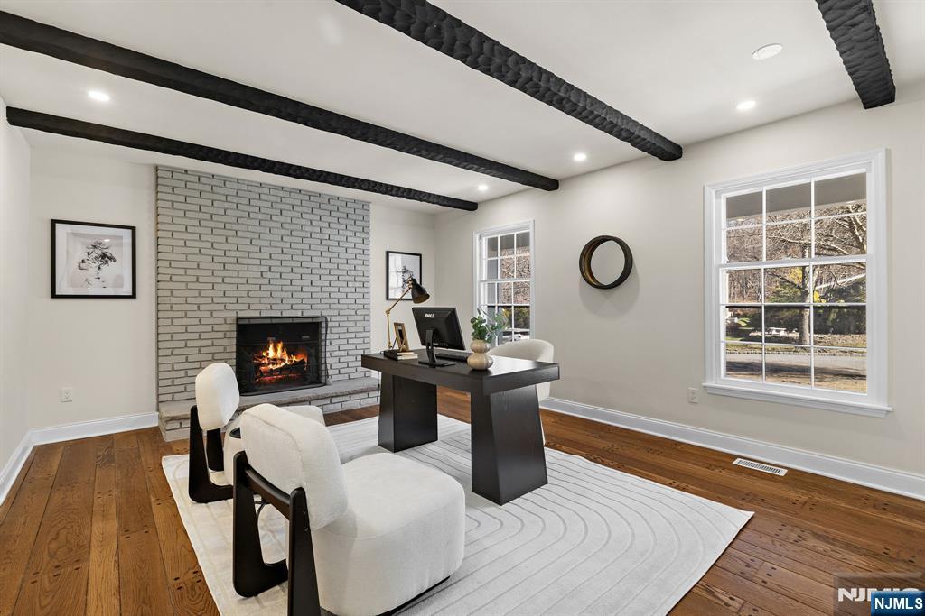 10 Robert Court — photo 8