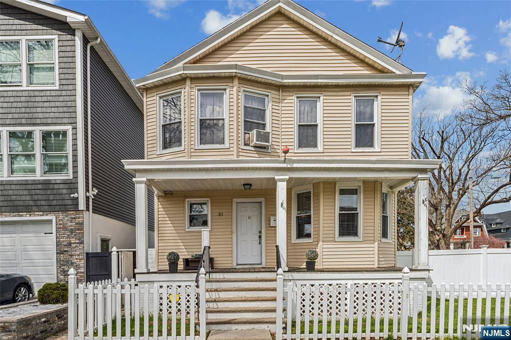 21 Ellington Street