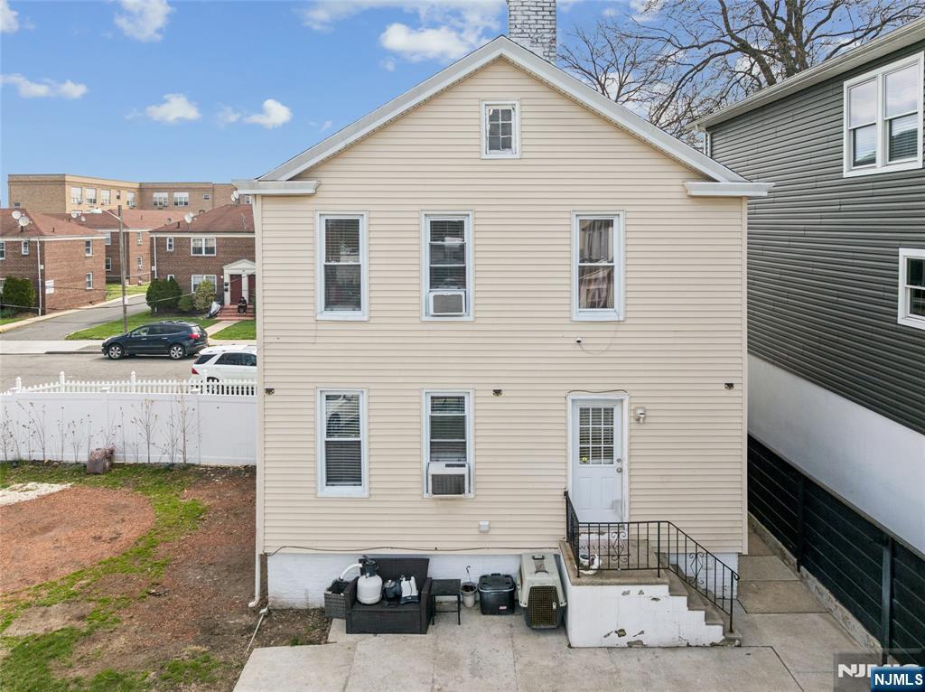 21 Ellington Street