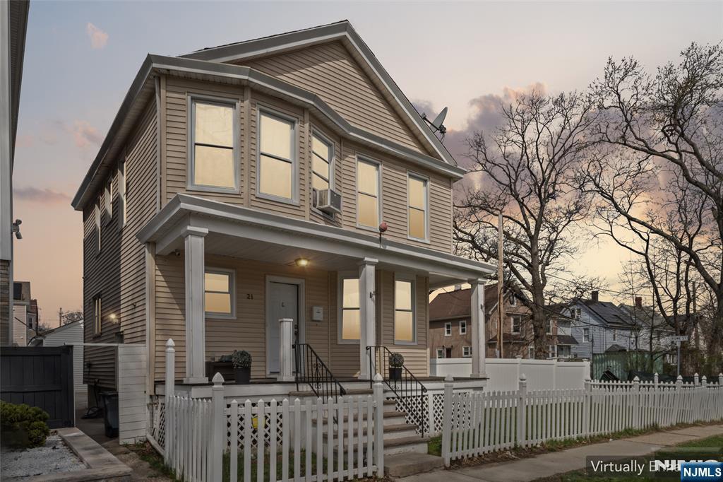 21 Ellington Street