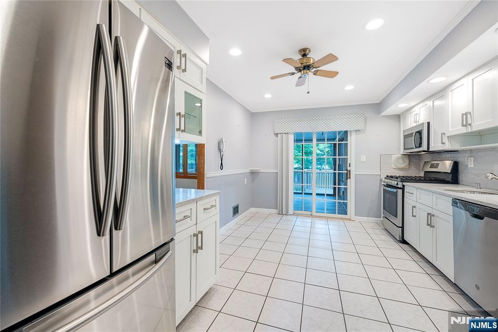 18 Dogwood Court, Westwood, NJ 07675 Listing Photo  12