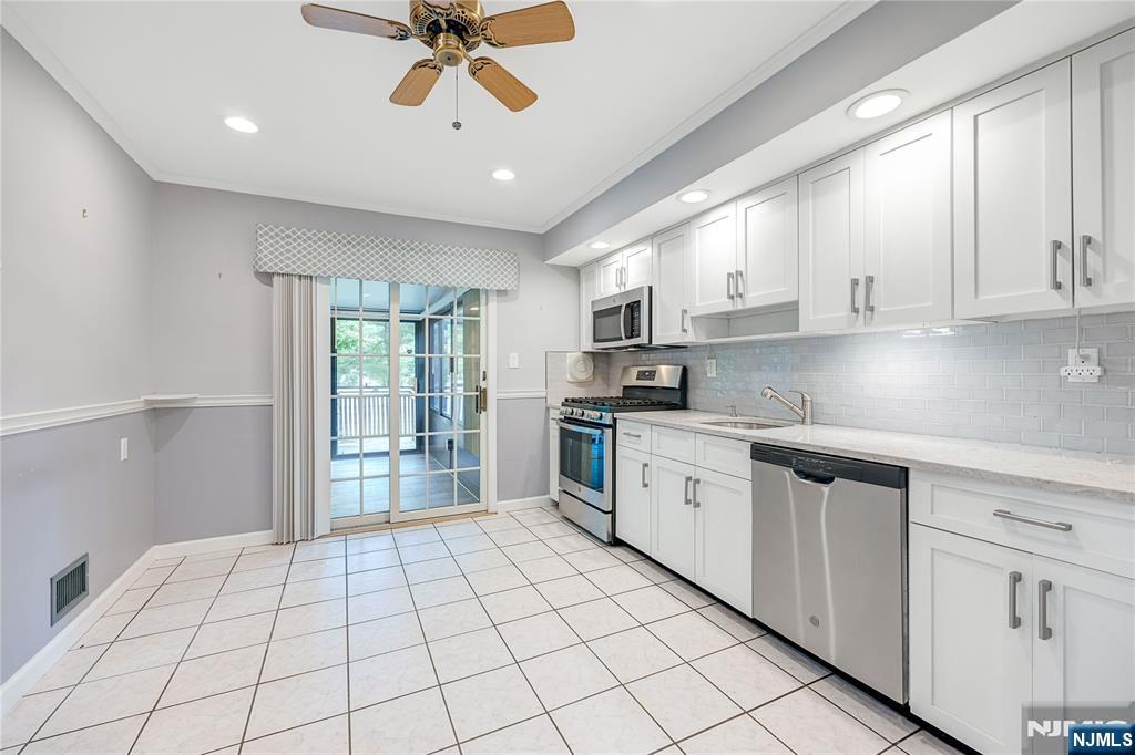 18 Dogwood Court, Westwood, NJ 07675 Listing Photo  14