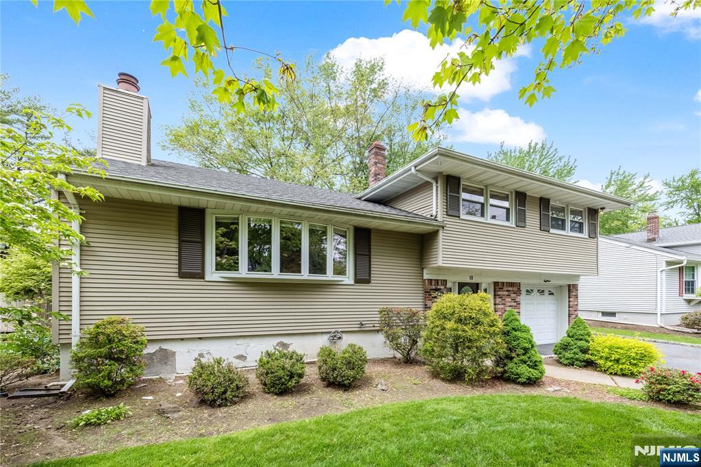 18 Dogwood Court, Westwood, NJ 07675 Listing Photo  2