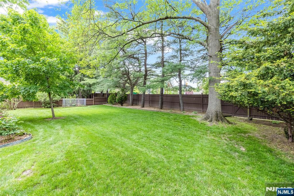 18 Dogwood Court, Westwood, NJ 07675 Listing Photo  34