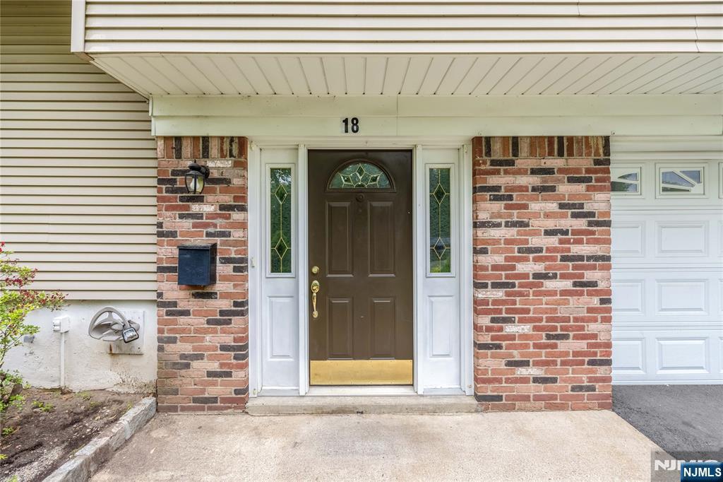 18 Dogwood Court, Westwood, NJ 07675 Listing Photo  4