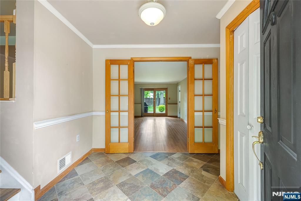 18 Dogwood Court, Westwood, NJ 07675 Listing Photo  5